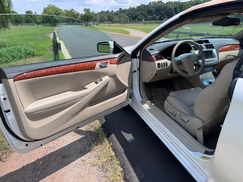 Used 2008 Toyota Solara SLE image 2