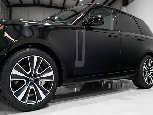Used 2025 Land Rover Range Rover SE image 21