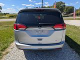 Used 2018 Chrysler Pacifica Touring-L Plus image 4