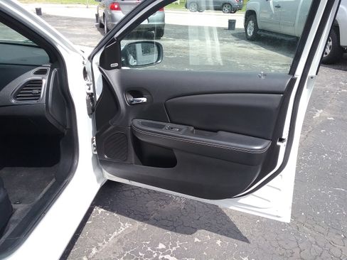 Used 2013 Chrysler 200 Limited image 28