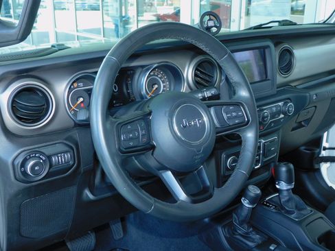 Used 2019 Jeep Wrangler 4WD Unlimited Sport image 15