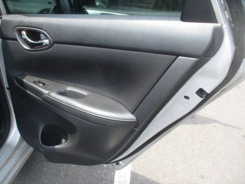 Used 2019 Nissan Sentra S image 13