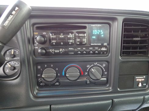 Used 2001 Chevrolet Silverado 1500 LS image 9