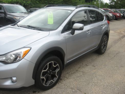 Used 2015 Subaru XV Crosstrek 2.0i Limited image 1