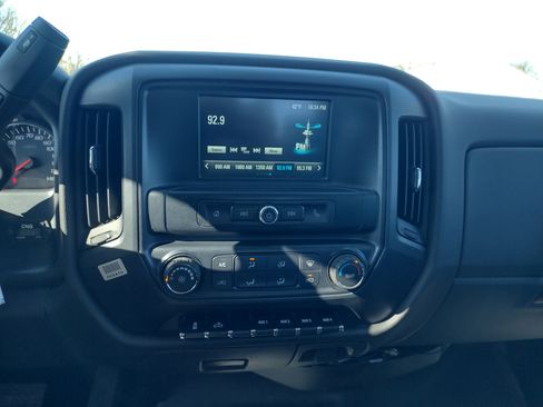 Used 2019 Chevrolet Silverado 1500 LD image 17