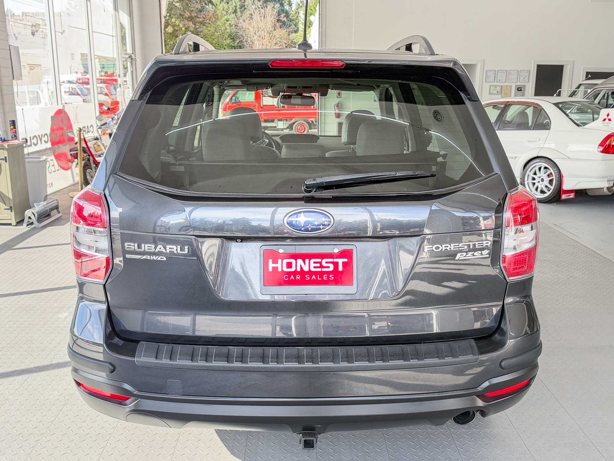 Used 2015 Subaru Forester 2.5i Touring AWD/4WD image 5