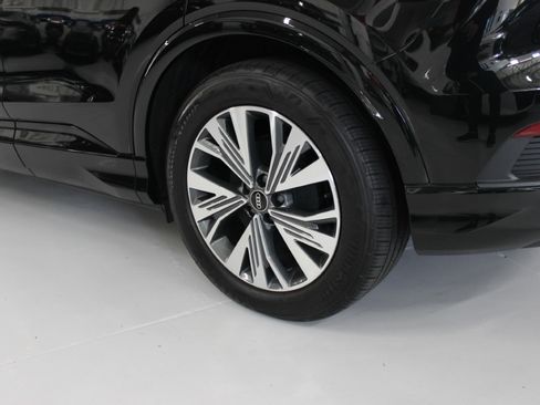 Used 2025 Audi Q4 e-tron Premium RWD image 11