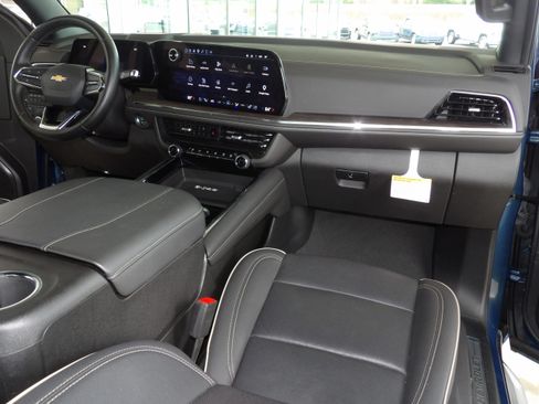 Used 2025 Chevrolet Tahoe 4WD Premier image 6