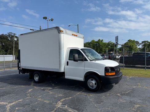 Used 2016 Chevrolet Express 3500 image 1