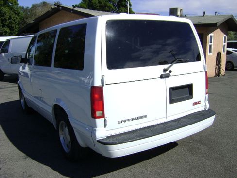 Used 2005 GMC Safari image 5