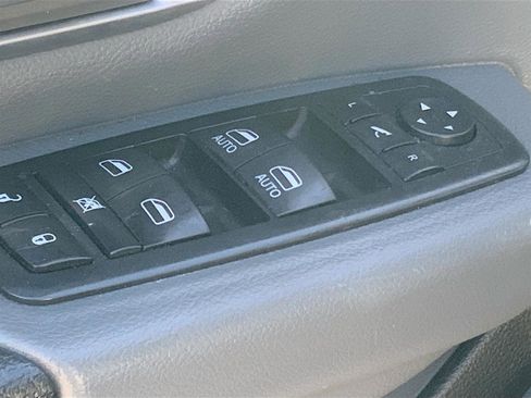 Used 2020 RAM 1500 SLT image 16