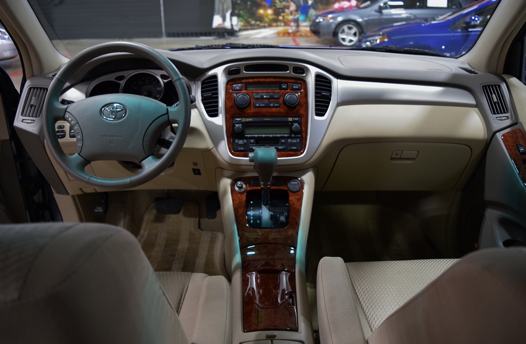 Used 2005 Toyota Highlander Limited FWD image 26