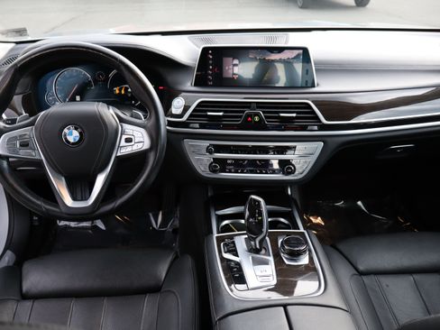 Used 2019 BMW 740i xDrive UNAVAIL AWD/4WD image 18