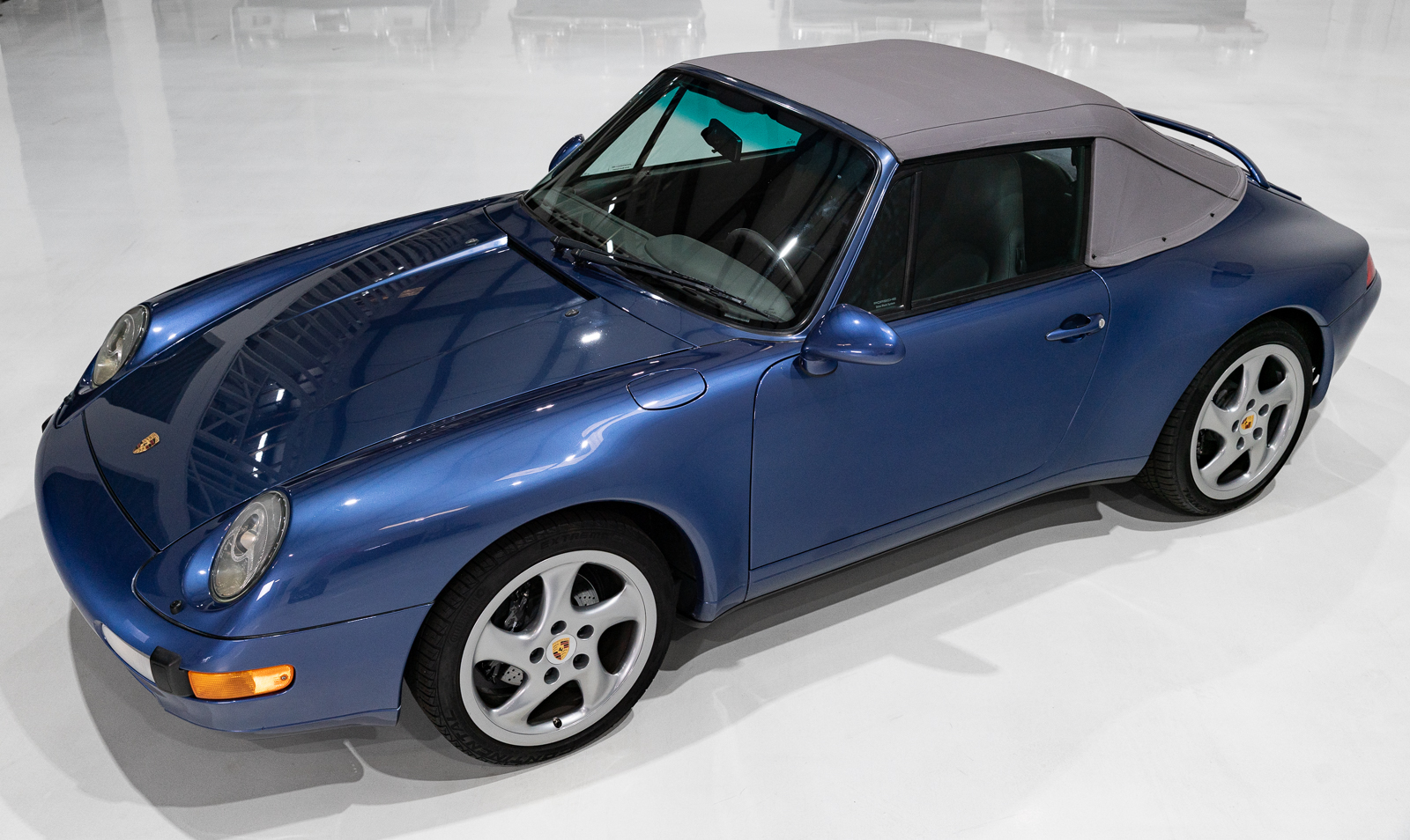 Used 1997 Porsche 911 Carrera Cabriolet RWD image 22