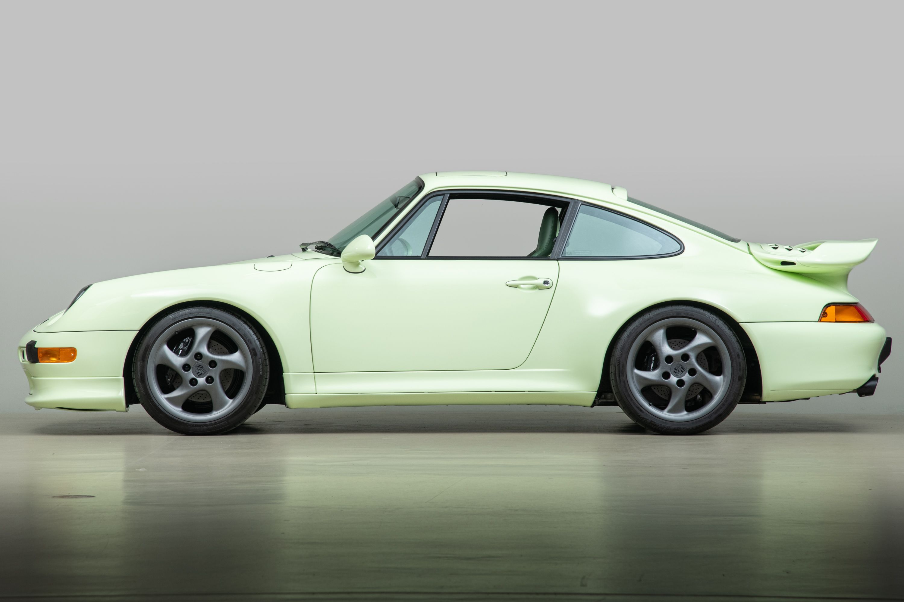Used 1998 Porsche 911 Carrera S RWD image 3