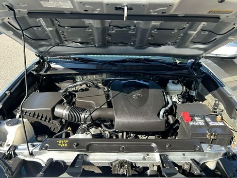 Used 2022 Toyota Tacoma TRD Off-Road image 26