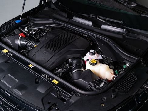 Used 2025 Land Rover Range Rover SE image 79