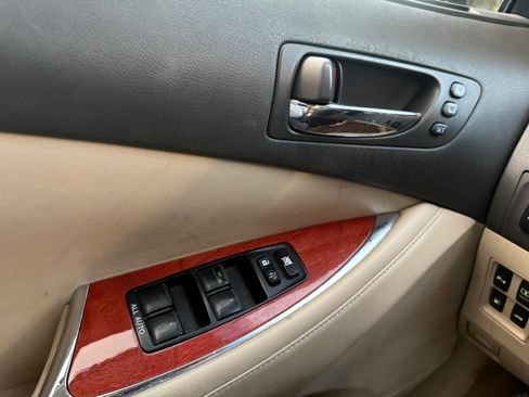 Used 2012 Lexus ES 350 w/ Luxury Pkg & Navigation FWD image 21