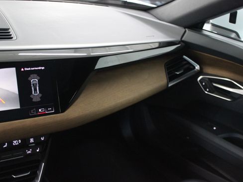 Used 2023 Audi e-tron GT Premium Plus image 28