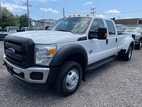 Used 2016 Ford F350 image 1