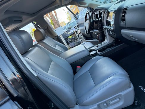 Used 2012 Toyota Sequoia Platinum image 28