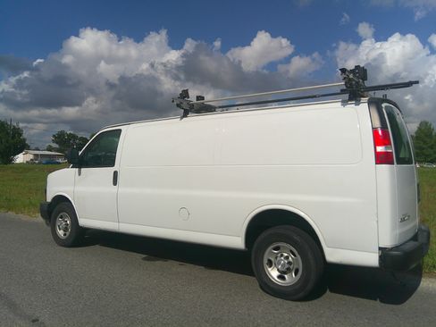 Used 2018 Chevrolet Express 3500 Extended RWD image 10