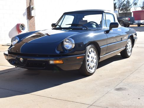 Used 1992 Alfa Romeo Spider Veloce image 1