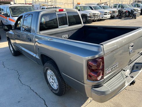 Used 2007 Dodge Dakota SLT image 3