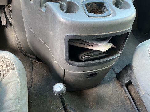 Used 2003 Ford E-350 and Econoline 350 image 27