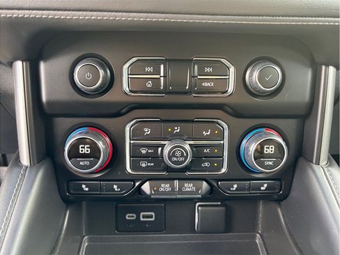 Used 2024 Chevrolet Tahoe Z71 image 32