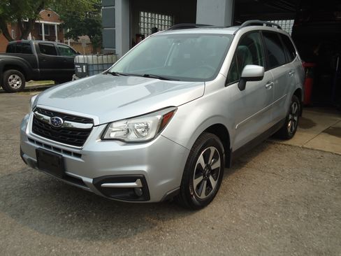 Used 2018 Subaru Forester 2.5i Premium AWD/4WD image 2