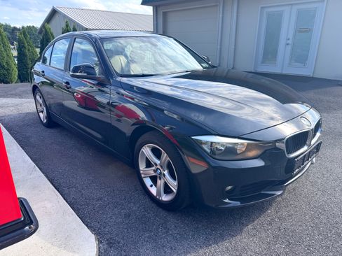 Used 2013 BMW 328i xDrive Sedan AWD/4WD image 4