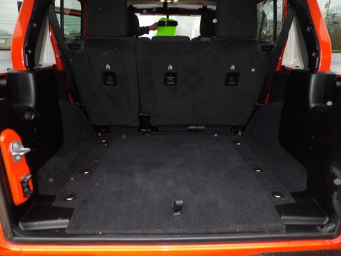 Used 2019 Jeep Wrangler Unlimited Sport image 17