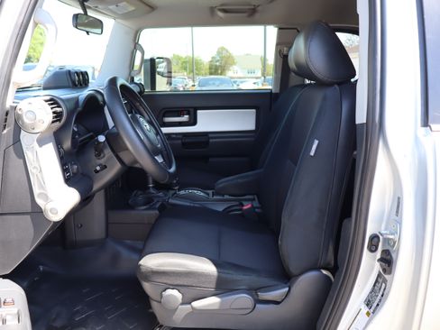 Used 2008 Toyota FJ Cruiser image 14