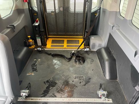 Used 2019 Ford Transit 350 XL image 25