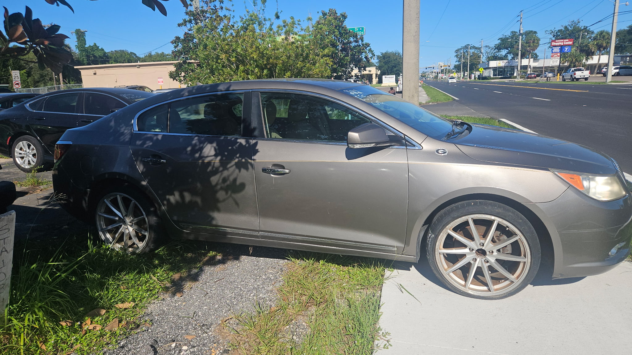 Used 2012 Buick LaCrosse Premium FWD image 6