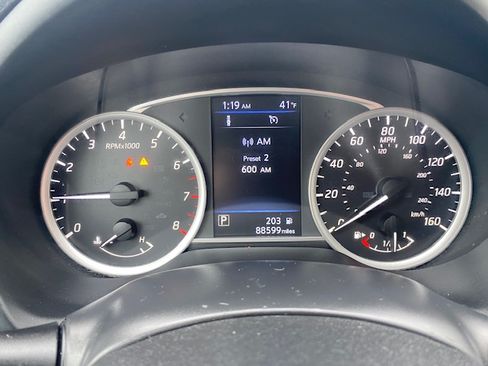 Used 2019 Nissan Sentra SV image 9