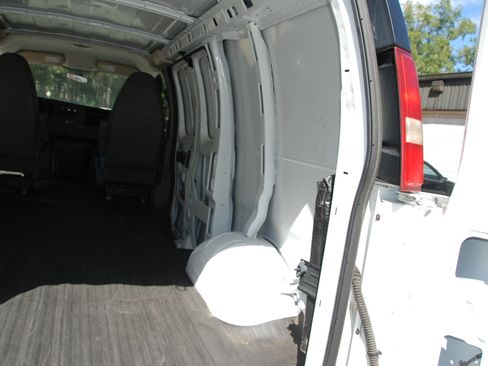 Used 2013 Chevrolet Express 1500 image 14