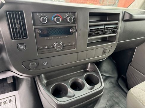 Used 2014 Chevrolet Express 3500 image 12