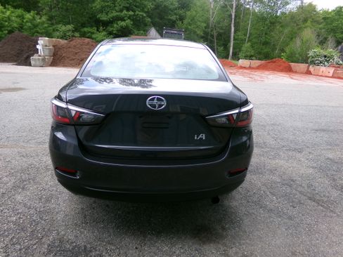 Used 2016 Scion iA image 3