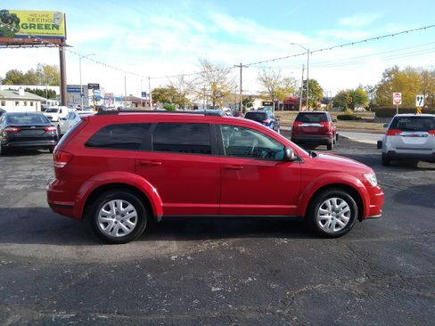 Used 2017 Dodge Journey SE image 21