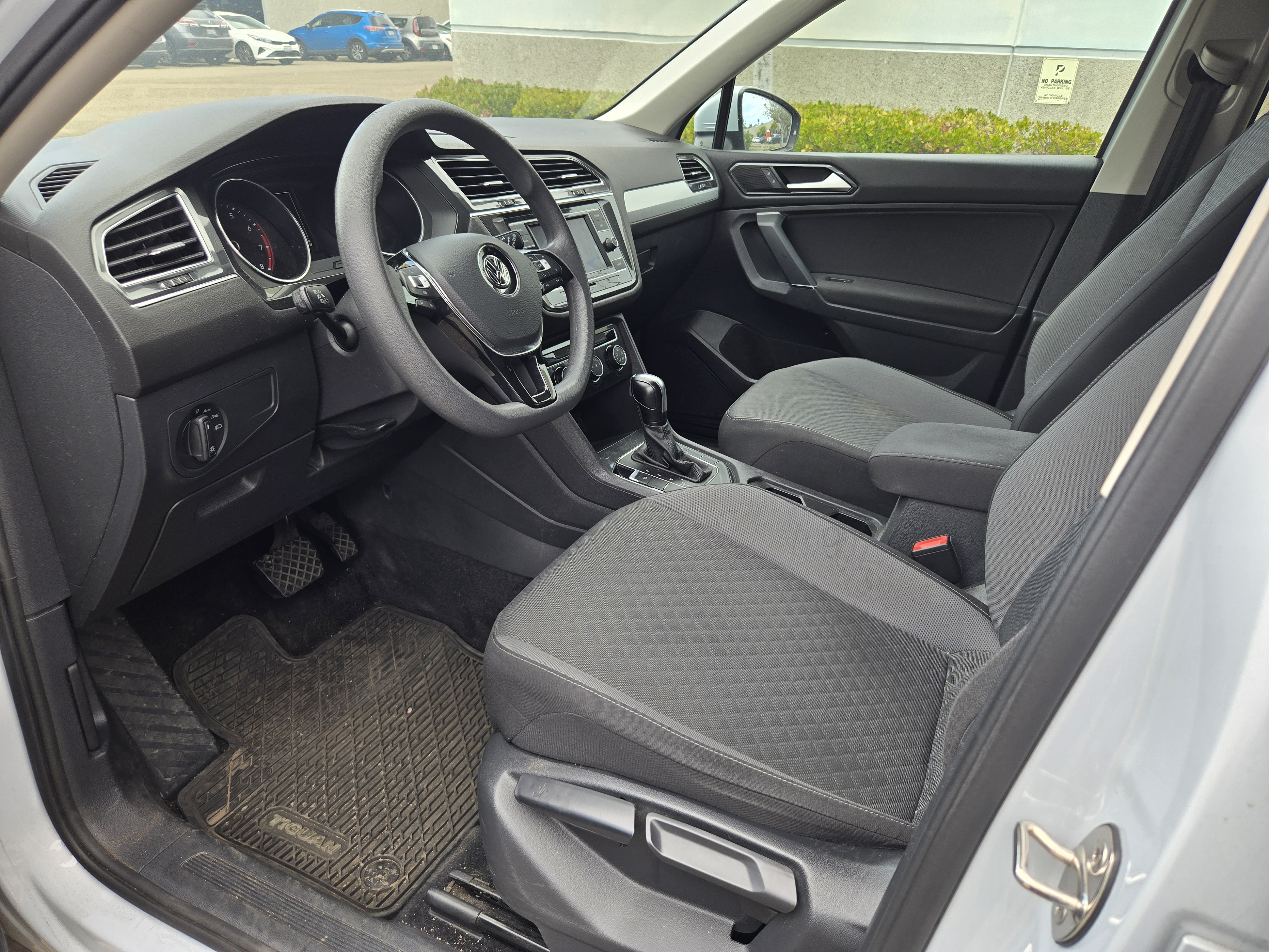 Used 2018 Volkswagen Tiguan FWD S image 10