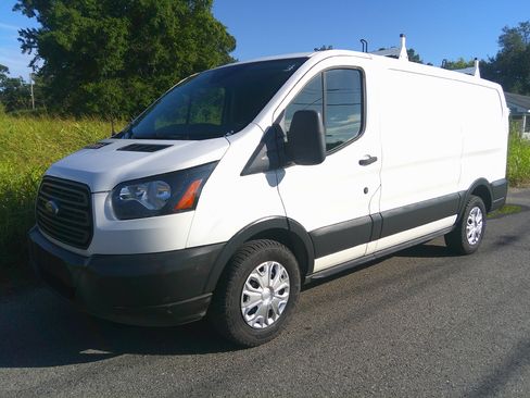 Used 2018 Ford Transit 150 XL image 1