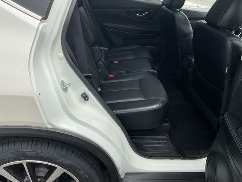 Used 2018 Nissan Rogue AWD SL w/ SL Premium Package image 9