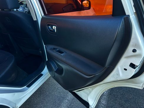 Used 2014 Nissan Rogue 2WD S image 15