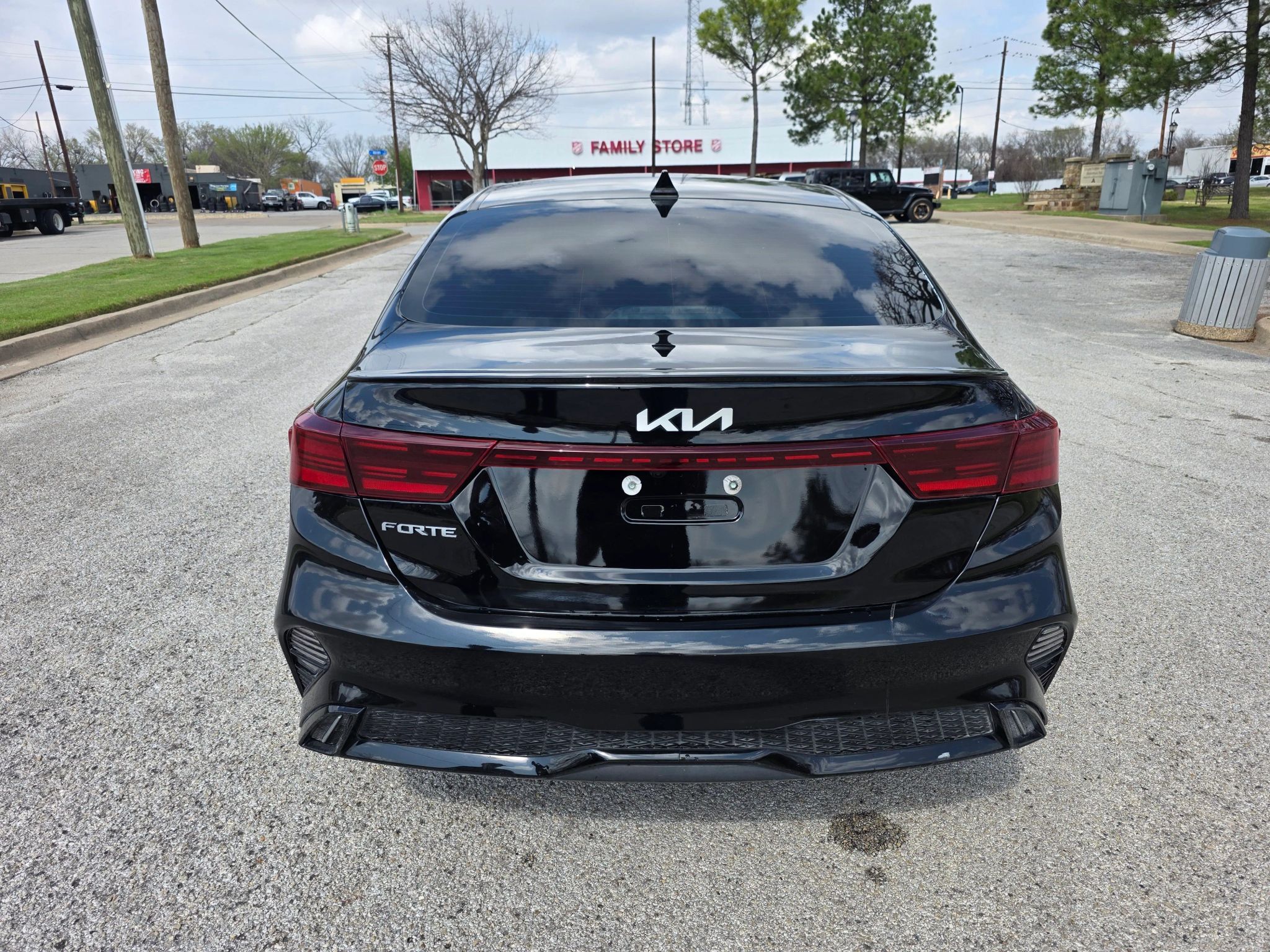 Used 2024 Kia Forte GT-Line Sedan FWD image 5
