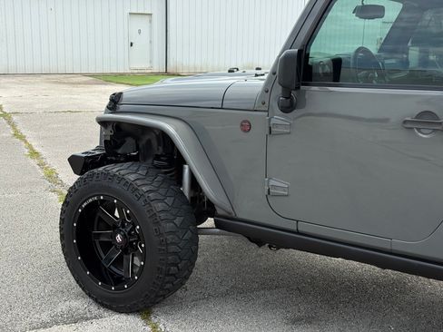 Used 2016 Jeep Wrangler 75th Anniversary AWD/4WD image 30