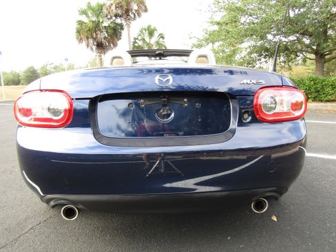 Used 2011 MAZDA MX-5 Miata Grand Touring image 4