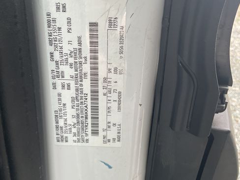 Used 2019 Ford Transit 250 RWD image 9