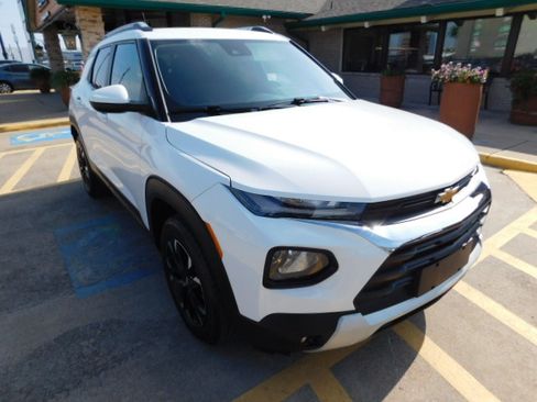 Used 2023 Chevrolet TrailBlazer LT image 1